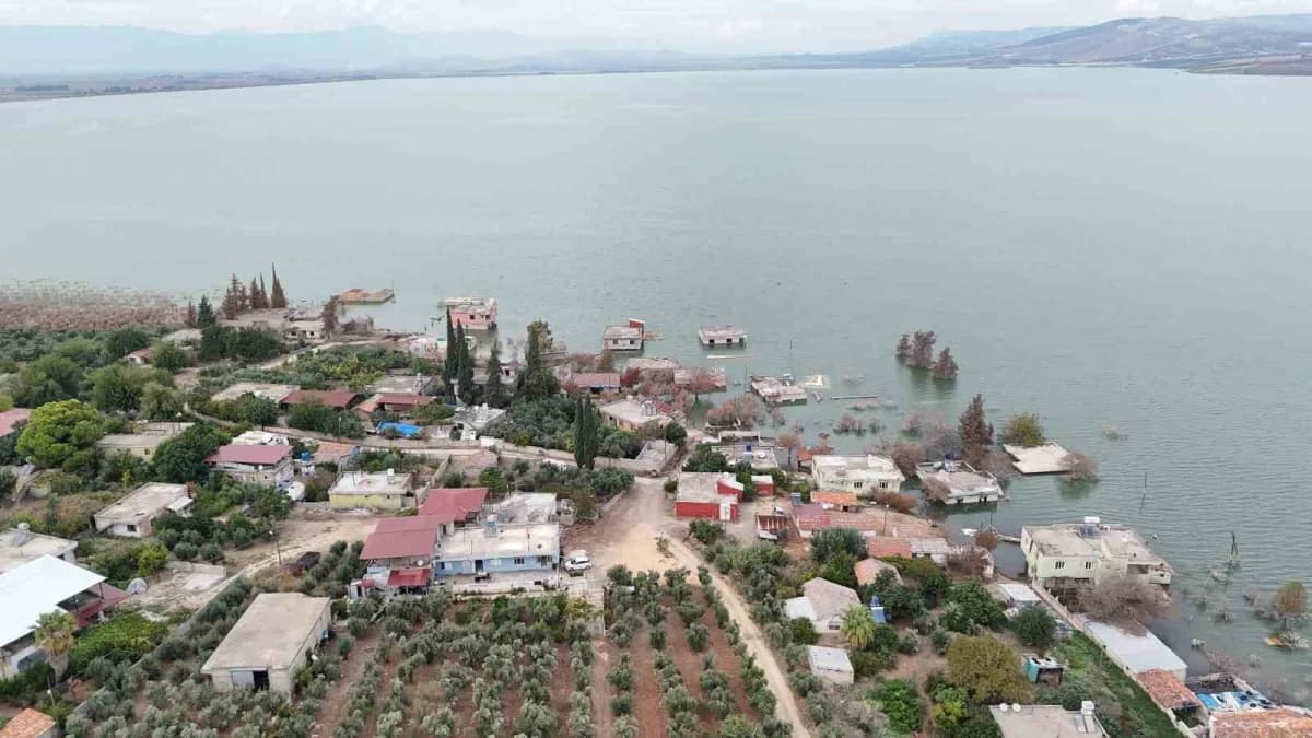 Hatay Reyhanlı Barajı sular altında kalan köyler ve balık tutan vatandaşlar