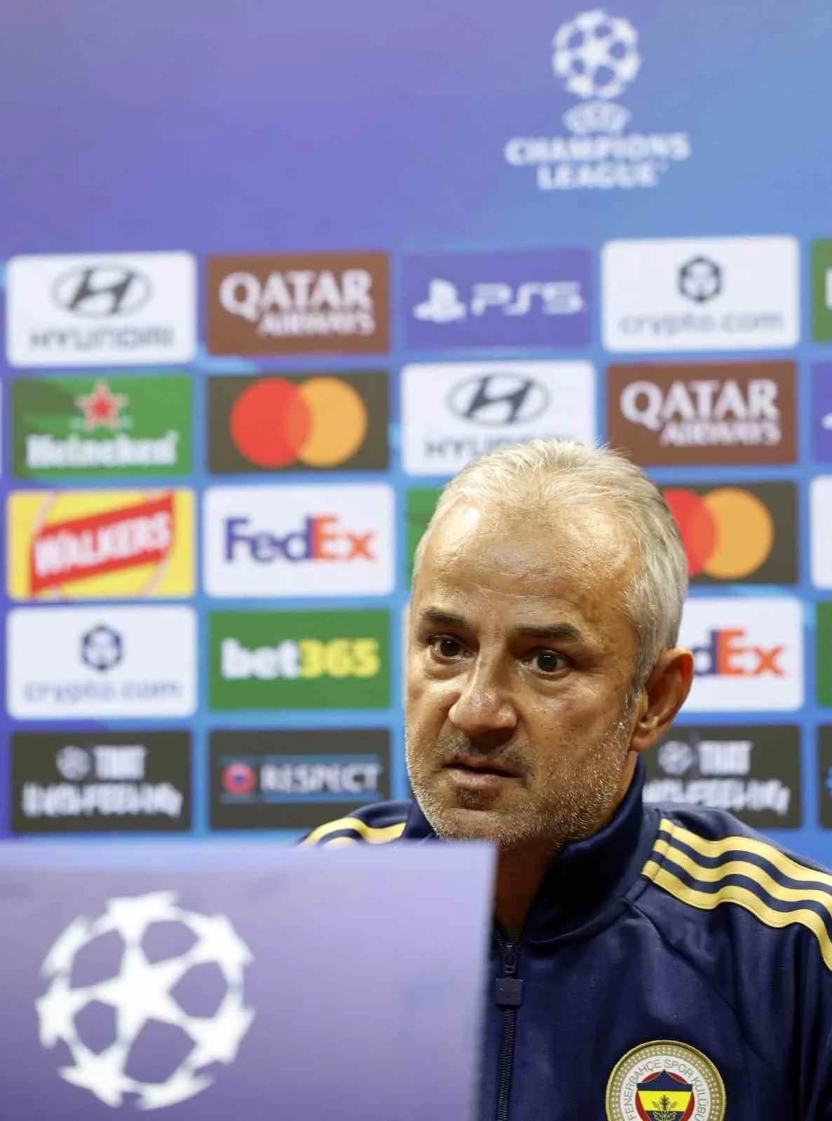 İsmail Kartal basın toplantısında Aston Villa maçı öncesi açıklamalarda bulunuyor