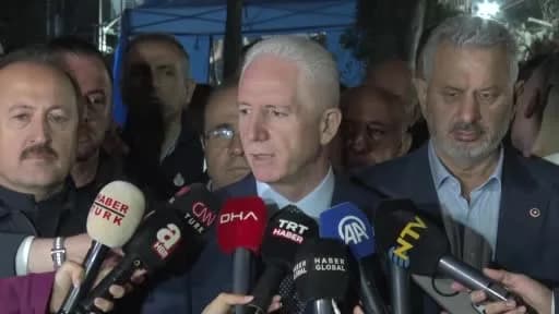 İstanbul'da çöken binada arama kurtarma ekiplerinin çalışmalarından görüntü