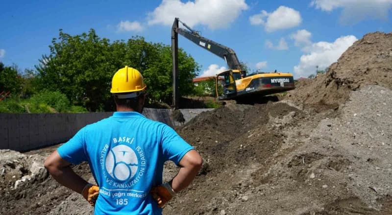Balıkesir Karesi Ortaca Mahallesi’nde yenilenen kanalizasyon hattı ve BASKİ ekipleri çalışması