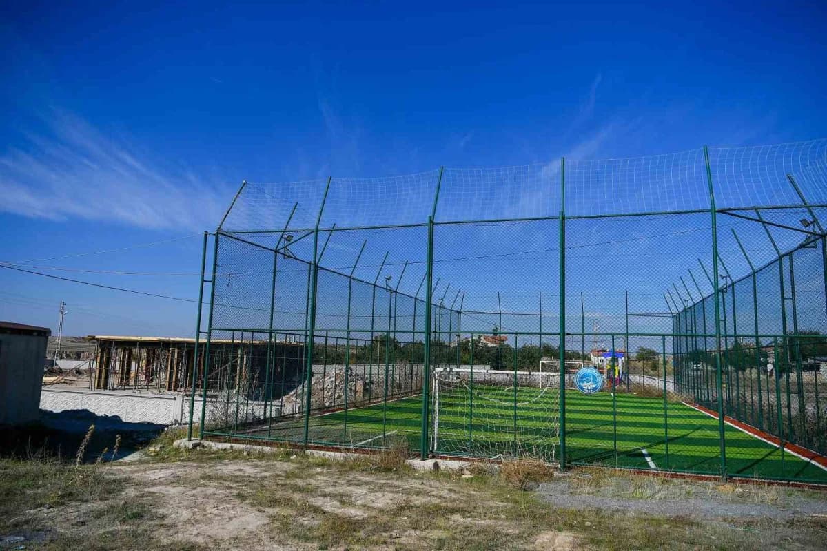 Kayseri Büyükşehir Belediyesi tarafından Develi ve Yeşilhisar ilçelerinde yapılan sosyal tesis inşaa