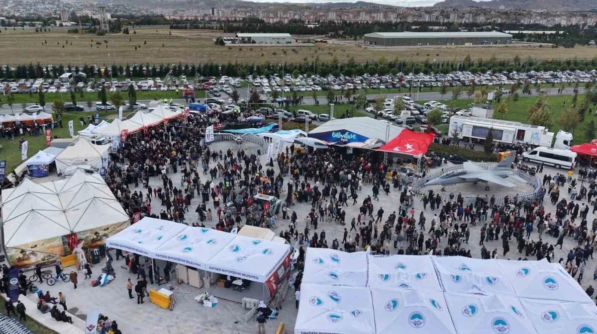Kayserililer, bilim ve teknoloji heyecanını BİLİMFEST’te yaşıyor