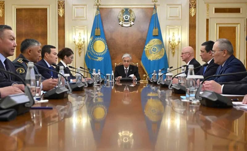 Kazakistan’da askeri tatbikat sırasında yaşanan kazada hayatını kaybeden askerlerin anısına