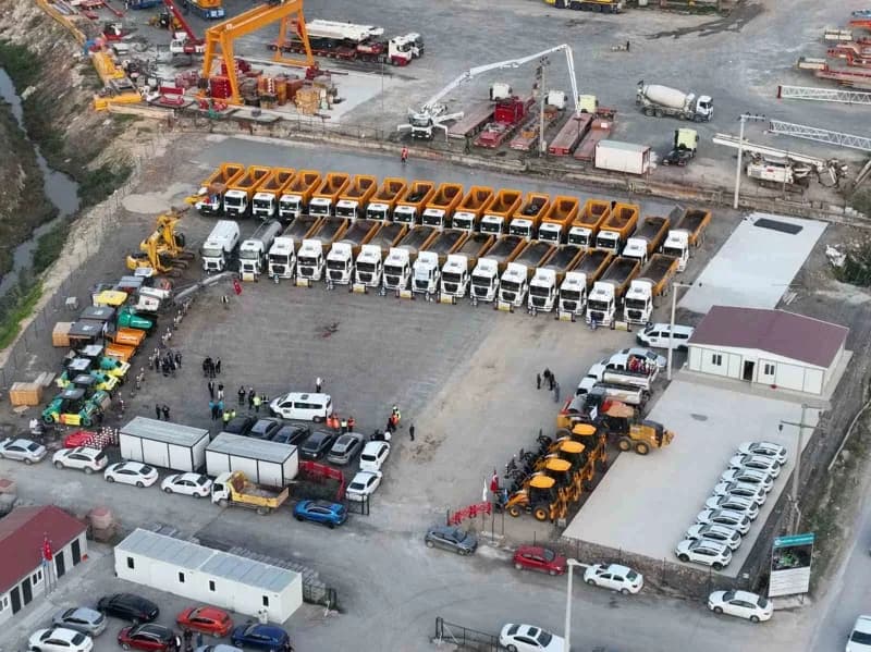 Kocaeli’de dört ilçede yol yapım ve kavşak düzenleme çalışmaları için ekiplerin sahada çalışması