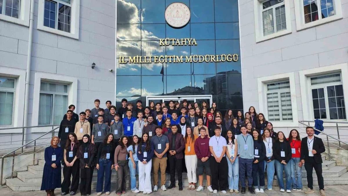 Kütahya’da öğrenciler STEM etkinliği kapsamında tarihi ve kültürel mekanlarda dijital görevler yapıyor
