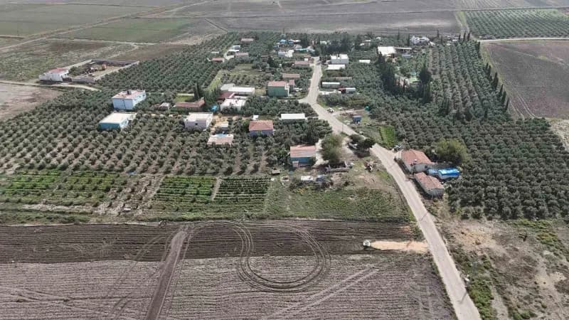Mahalledeki herkesin soyadı ’Öztoprak’ olunca baba isimleri ve ikinci isimlerle karışıklığın önüne geçtiler