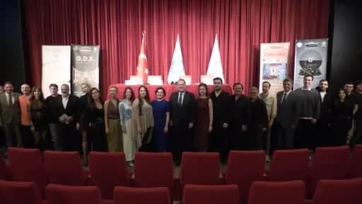 Manisa Şehir Tiyatrosu 20’nci yılını ’Duruş’ temasıyla açıyor