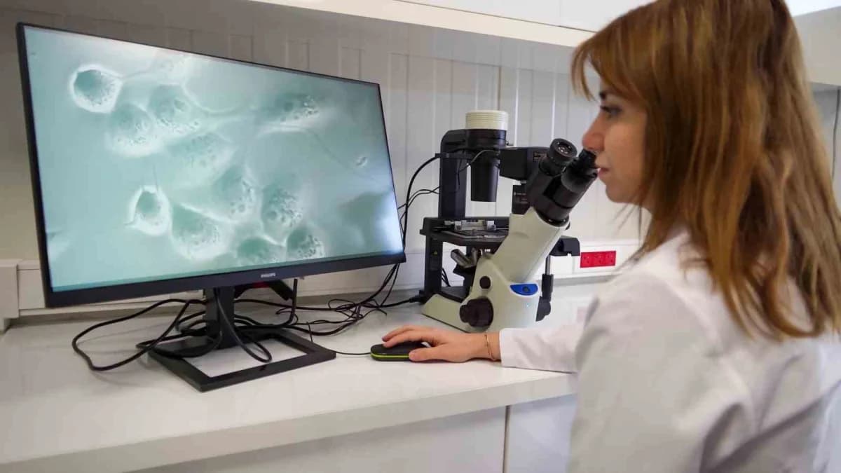 İEÜ Medical Point Hastanesi Ar-Ge merkezinde sağlık teknolojileri geliştiren multidisipliner ekip