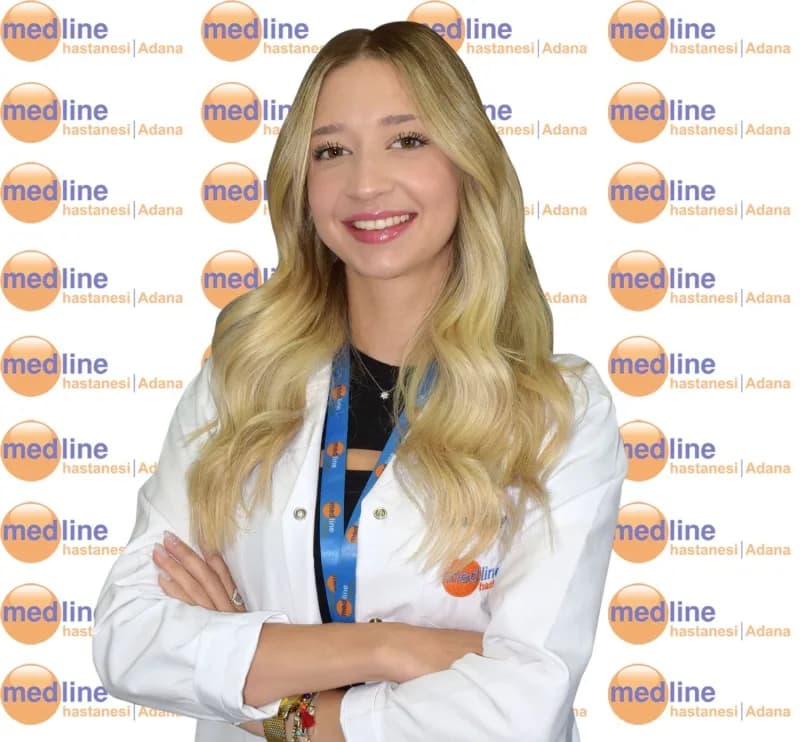 Klinik Diyetisyen Duygu Özbay, meme kanserinden korunmada dengeli beslenmenin önemini anlatıyor