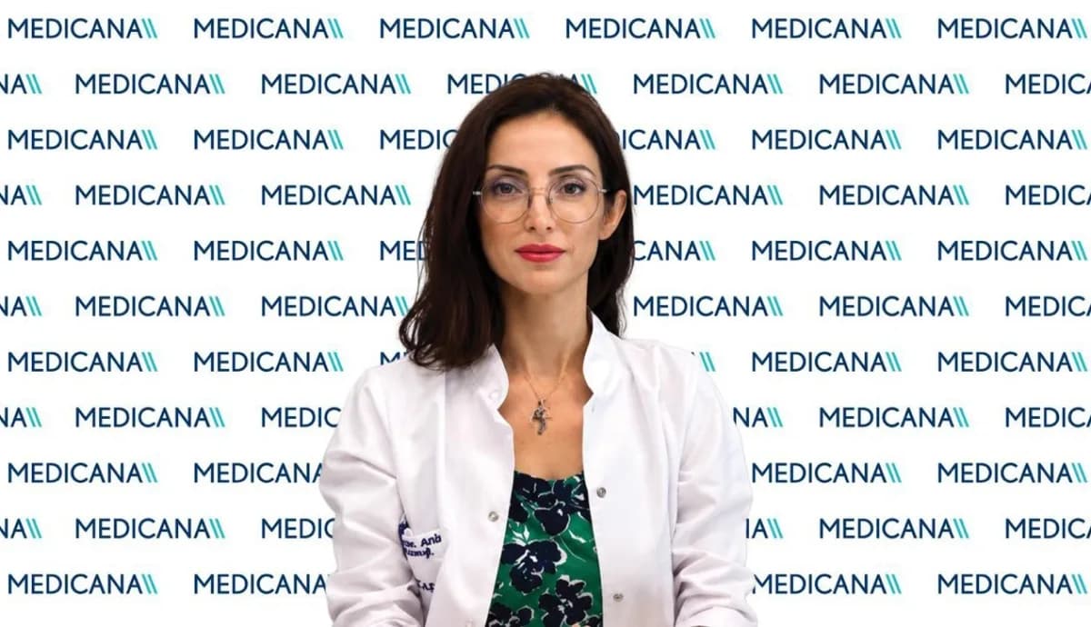 Prof. Dr. Nilüfer Avcı, meme kanseri erken tanı ve tedavi hakkında bilgi verirken