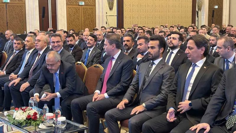 Enerji ve Tabii Kaynaklar Bakanı Alparslan Bayraktar elektrik dağıtım sektörü organizasyonunda