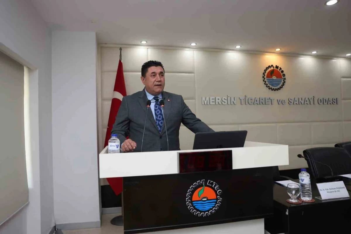 Mersin Ticaret ve Sanayi Odası seçimlerinde oy kullanan üyeler ve seçim sandıkları