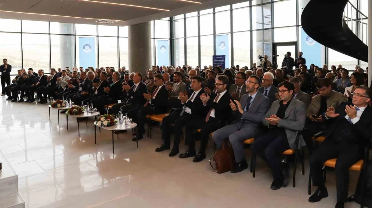 Necmettin Erbakan Üniversitesi’nde düzenlenen uluslararası Necmettin Erbakan ve Türk Dış