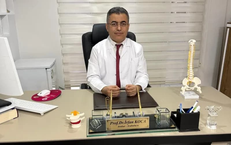 Prof. Dr. İrfan Koca omurga tedavisi hakkında açıklama yapıyor