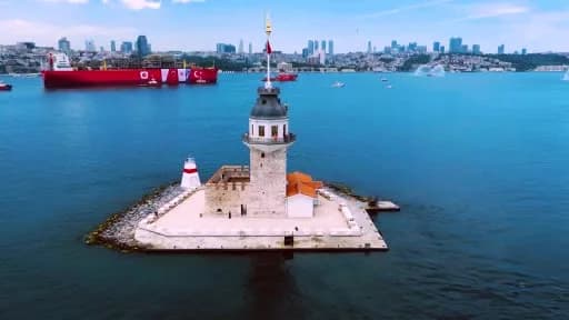 Türkiye’nin ilk yüzer üretim platformu Osman Gazi, Karadeniz’de görev yerine uğurlanıyor