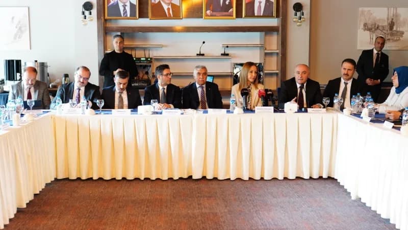 Palandöken Ekonomi Forumu 2026 hazırlıkları için Erzurum'da düzenlenen basın toplantısından bir kare