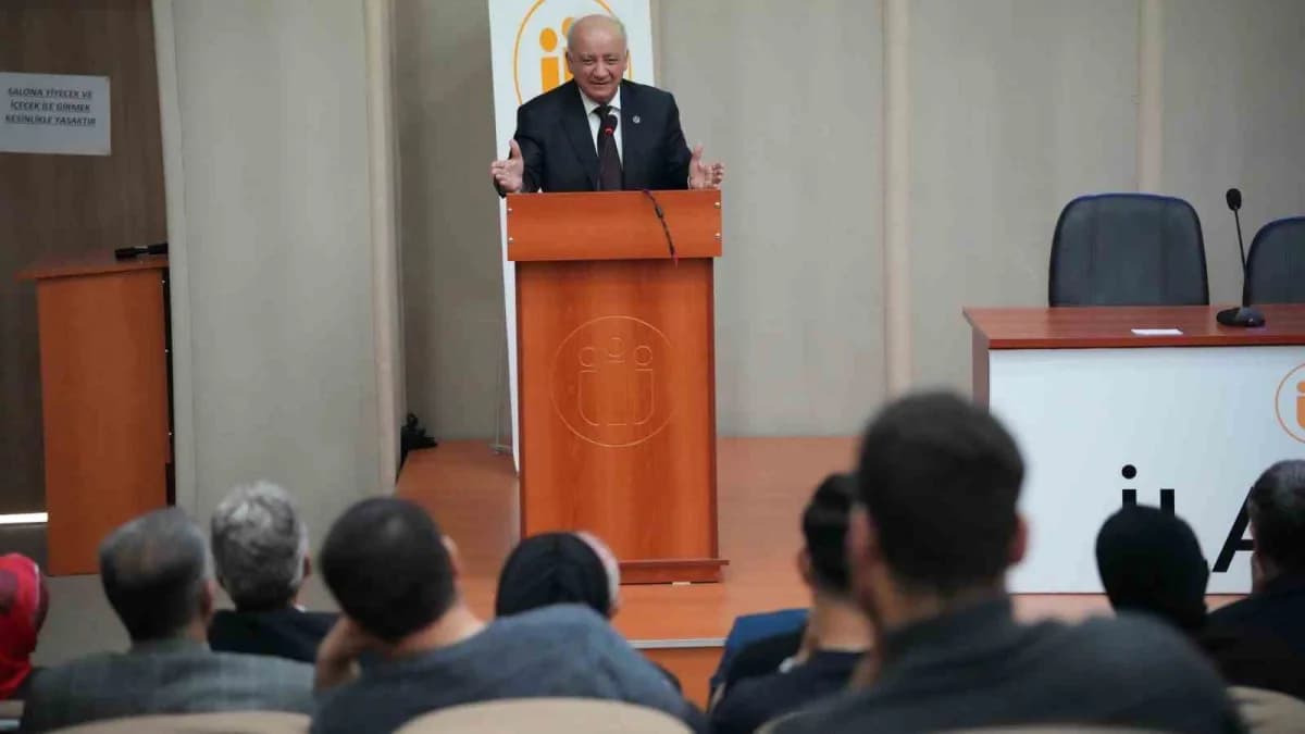 Prof. Dr. Durmuş Boztuğ, Türk irfan geleneğinin tarihsel izlerini anlattı