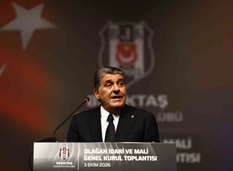 Serdal Adalı, Beşiktaş Kulübü 2026 Olağan Genel Kurul toplantısında konuşma yaparken