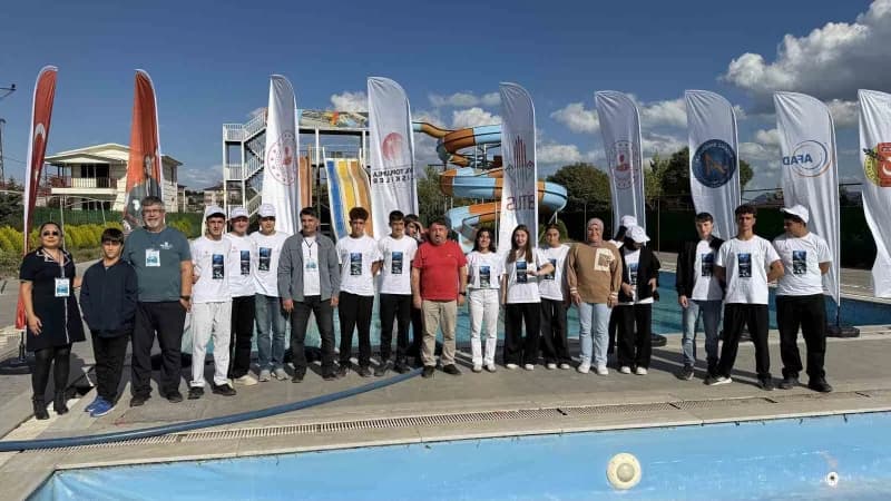 Tatvan’da gençler MikroROV cihazlarıyla Van Gölü’nün su altını keşfe hazırlanıyor