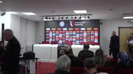 Thomas Reis basın toplantısında Çaykur Rizespor maçını değerlendiriyor