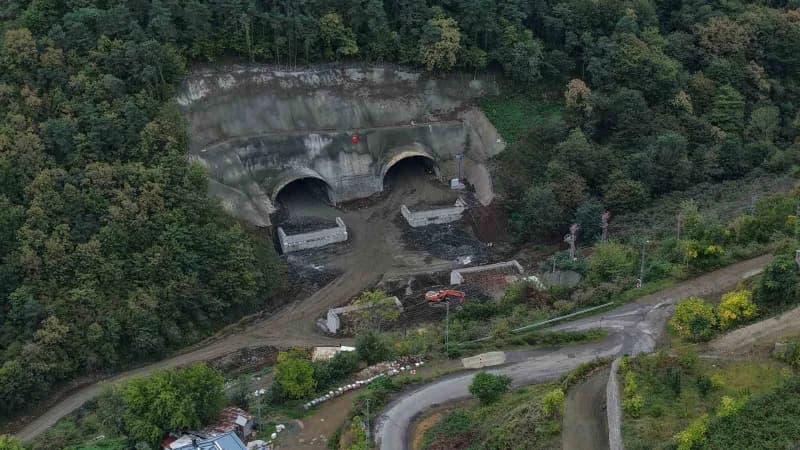 Trabzon’da yapımı süren Güney Çevre Yolu’nda ilk tünelde ışık görüldü