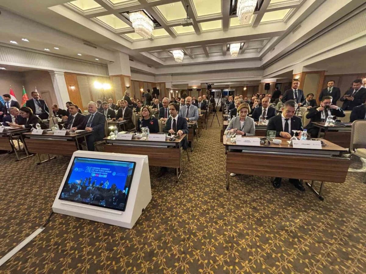 Türk Dünyası Sigorta Birliği 2. Genel Kurulu Gaziantep’te düzenlenen toplantıdan bir kare