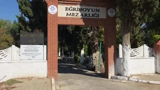 Türkiye’nin ilk kadın Muhtarı Gül Esin mezarı başında anıldı