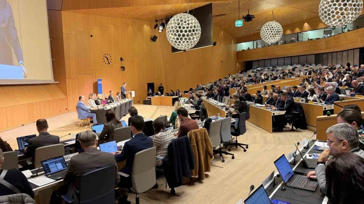 UCLG Başkanı ve Konya Büyükşehir Belediye Başkanı Uğur İbrahim Altay, 6. BM Belediye Başkanları Forumu'nda konuşma yapar