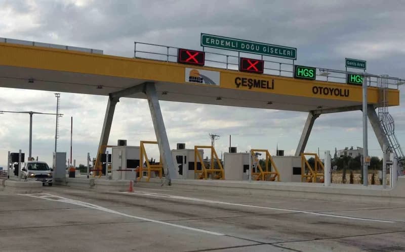 Ulaşıma açılan ’Çeşmeli-Kızkalesi Otoyolu’ndan ilk günde 17 binden fazla araç geçti