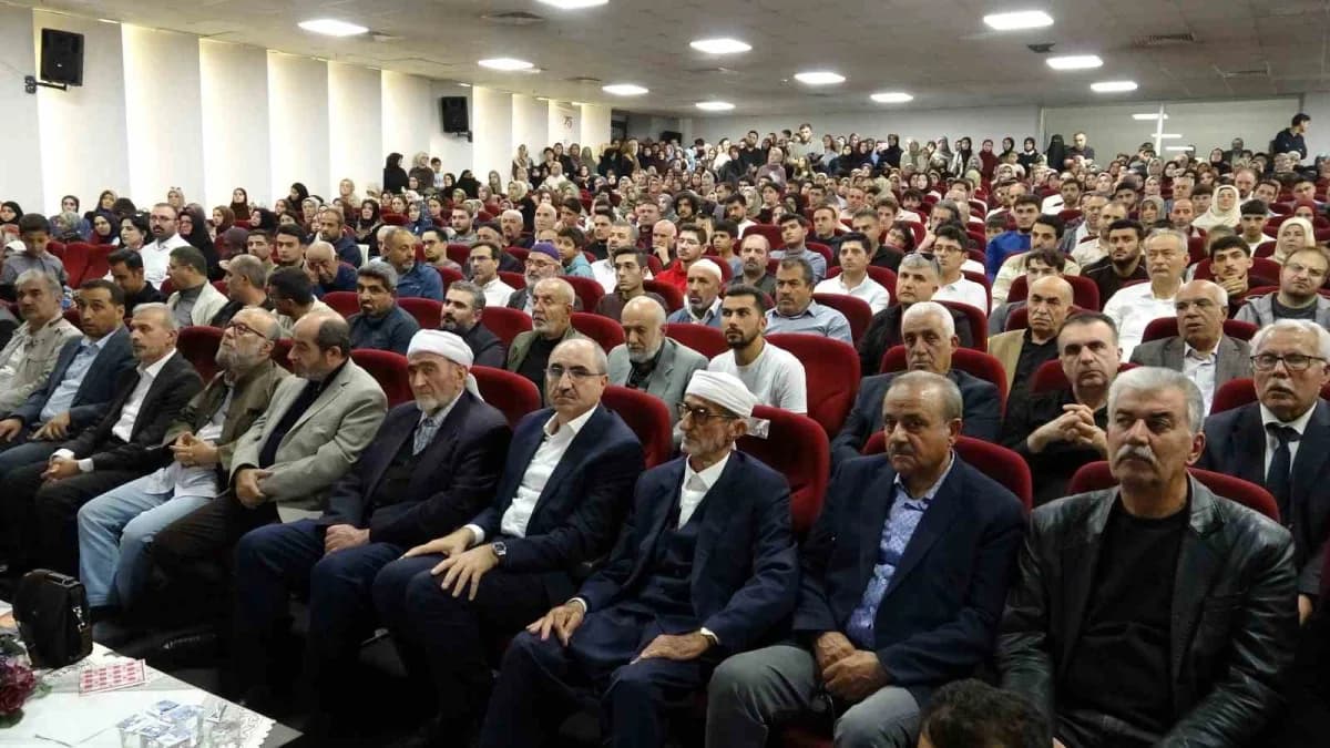 Van’da İlim Yayma Cemiyeti tarafından düzenlenen İlme ve Ulemaya Vefa 2026 programından bir görüntü