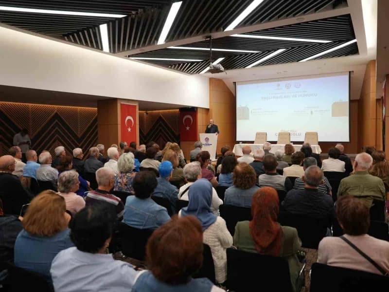Denizli Büyükşehir Belediyesi tarafından düzenlenen Dünya Yaşlılar Günü etkinliğinde yaşlı hakları ve hukuku söyleşisi y