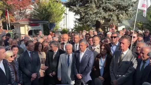 Yeni Parti Genel Başkanı Özel: "’İsmimizi değiştirmeyeceğiz’ demiştik, Anayasa Mahkemesi bu yönde ka